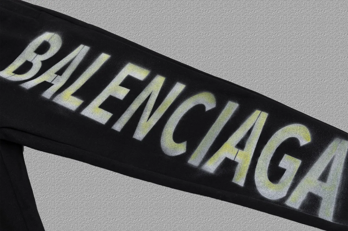 P125✨🔥 [Balenciaga] 2026 Autumn and Winter New Arrival Printed Letters Trousers and Sweatpants Premium Pure Cotton Double-Ply 400g Heavy Terry Cloth Fabric Color: Black Size: S M L XL 2XL